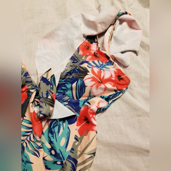 NWT HIGH CUT LEG LOW CUT PADDED SUPER FLIRTY SEXY MONOKINI SMALL - Picture 4 of 11